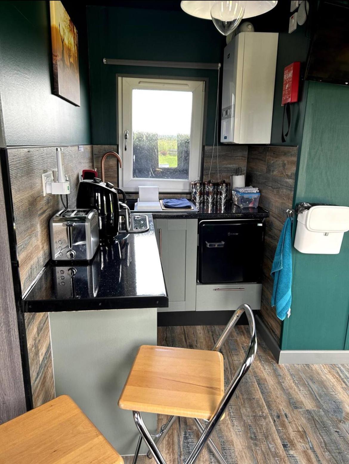The Potter'S Rest, A Cosy Wee Cabin In The Highlands Watten Экстерьер фото